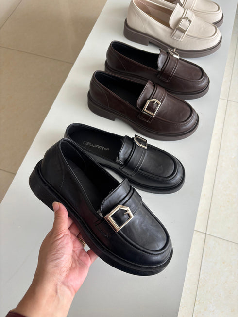 Buckle Straps Loafer